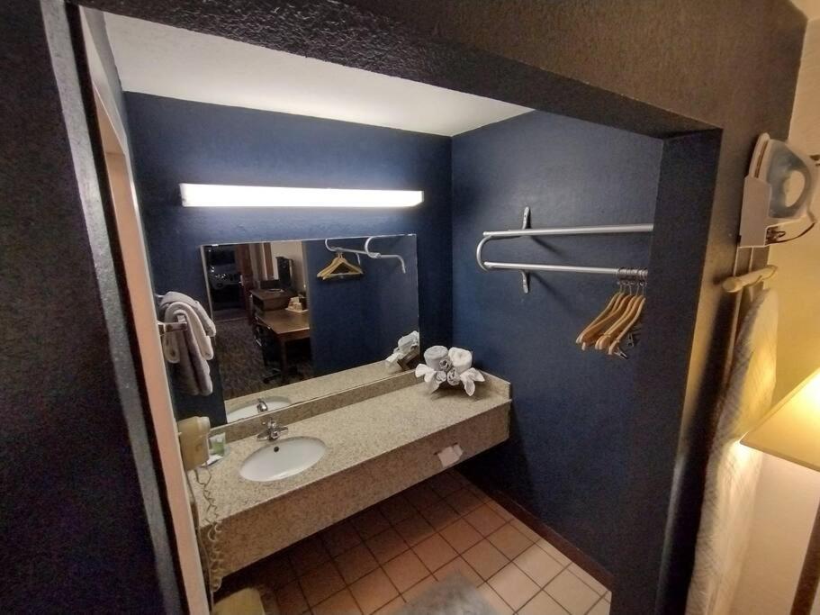 Osu 2 Queen Beds 117 Wi-fi